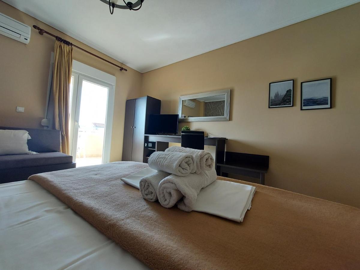 Hotel Epavli Nea Kallikrateia Exteriör bild